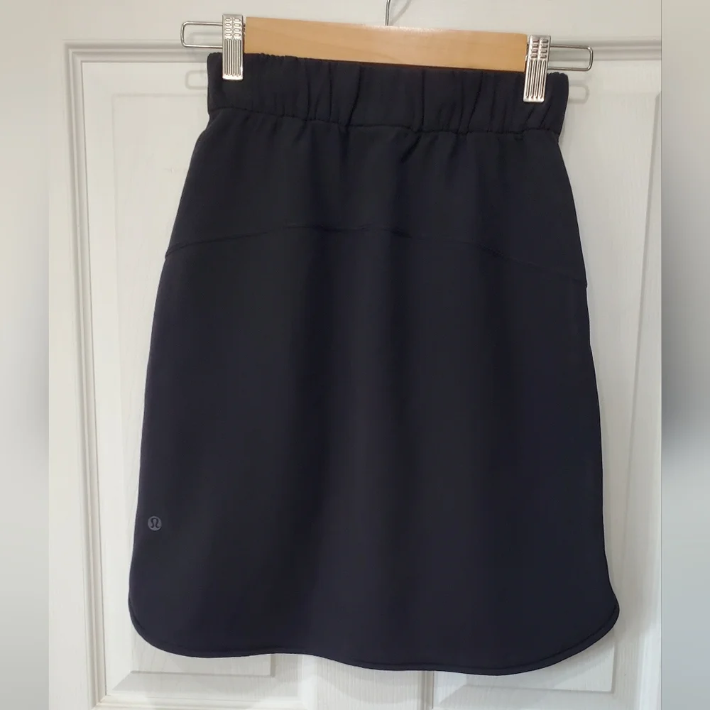 Lululemon 🍋 On The Fly Skirt Woven Black Size 2
